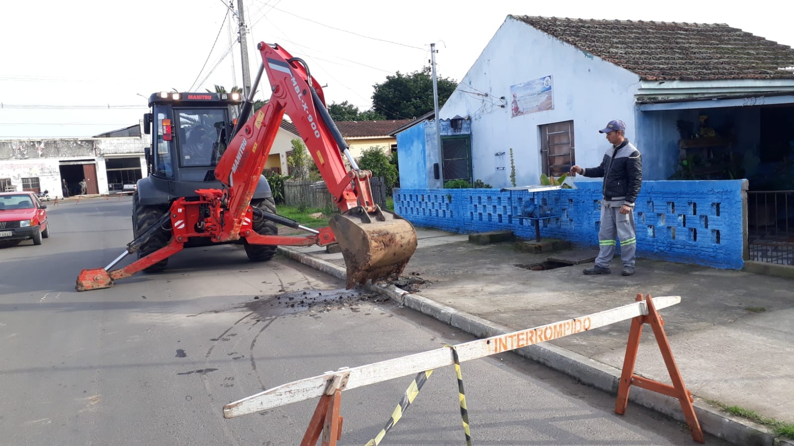 🚧 EQUIPES DA SECRETARIA DE OBRAS ATENDEM DEMANDAS.