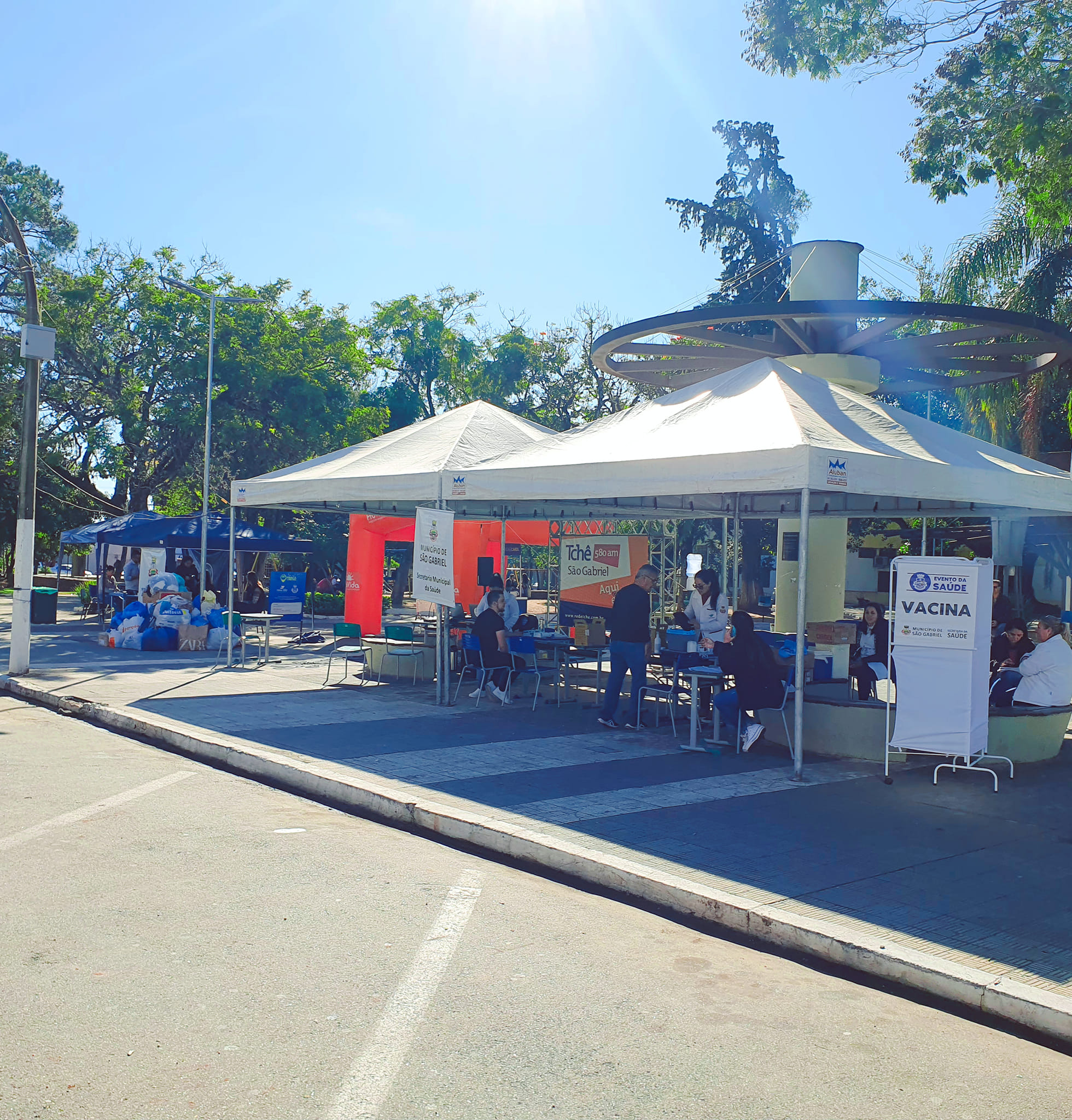 BLITZ DA CAMPANHA DO AGASALHO ARRECADA GRANDE VOLUME DE DOAÇÕES