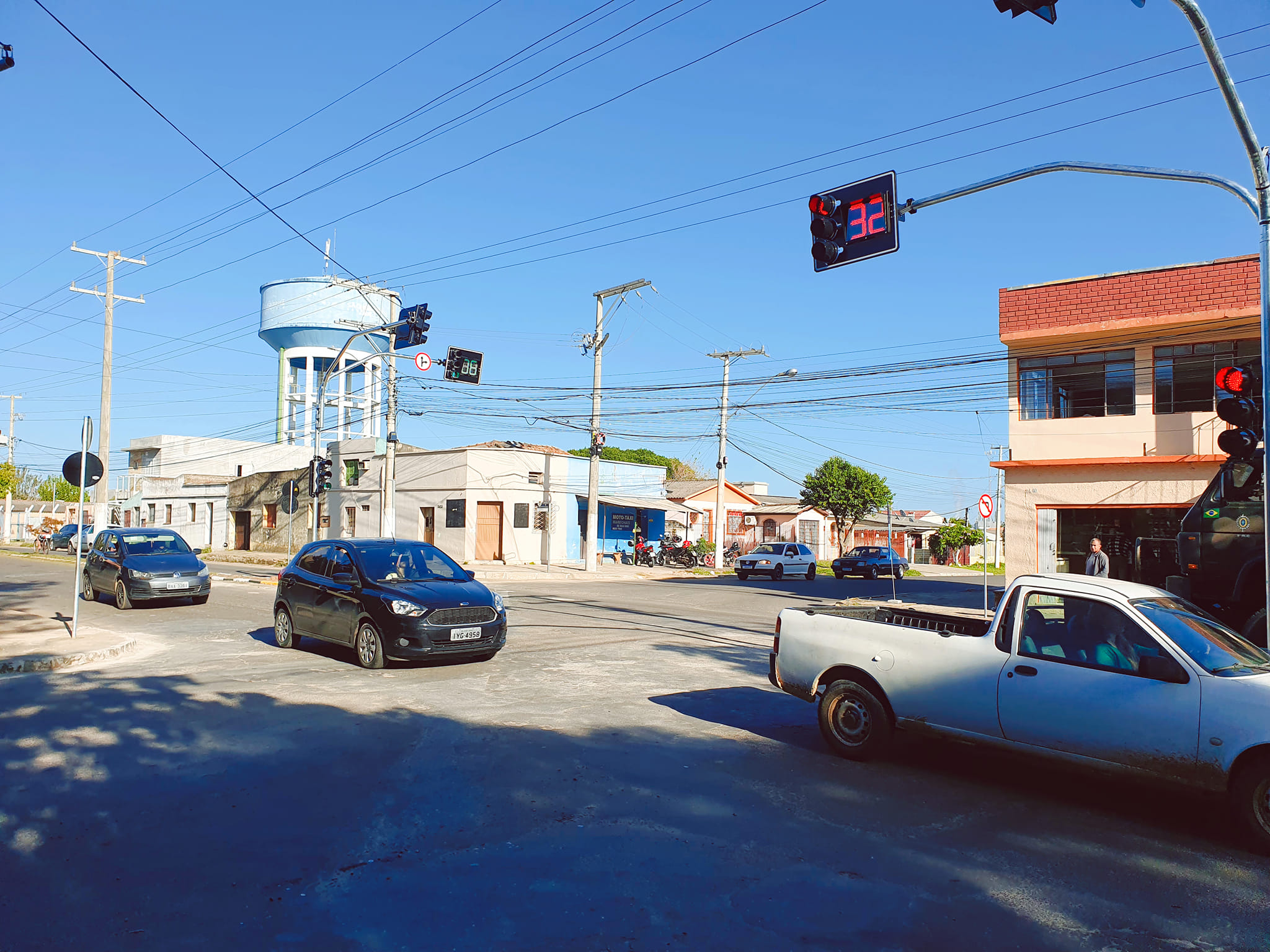 🚦COM NOVO SEMÁFORO, MUITA ATENÇÃO PARA ALTERAÇÕES NO TRÂNSITO DE VEÍCULOS.