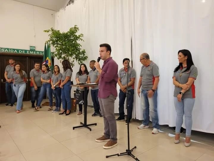 ESCOLA TÉCNICA DE SÃO GABRIEL RECEBE EQUIPAMENTOS DE INFORMÁTICA