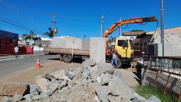 PREFEITURA COLOCA GALERIAS NA SANGA DA RIVERA.