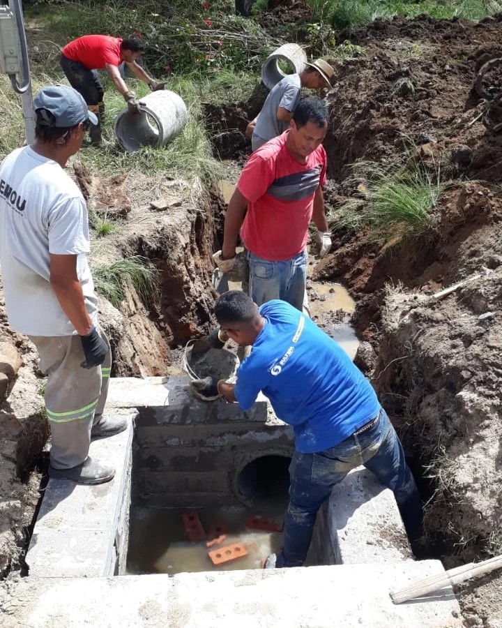 PREFEITURA SOLUCIONA PROBLEMA DE ALAGAMENTO NA PERY GONÇALVES.