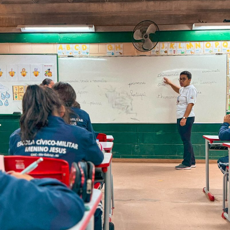 DIA DO PROFESSOR: ESCOLAS MUNICIPAIS NÃO TERÃO EXPEDIENTE NESTA TERÇA.