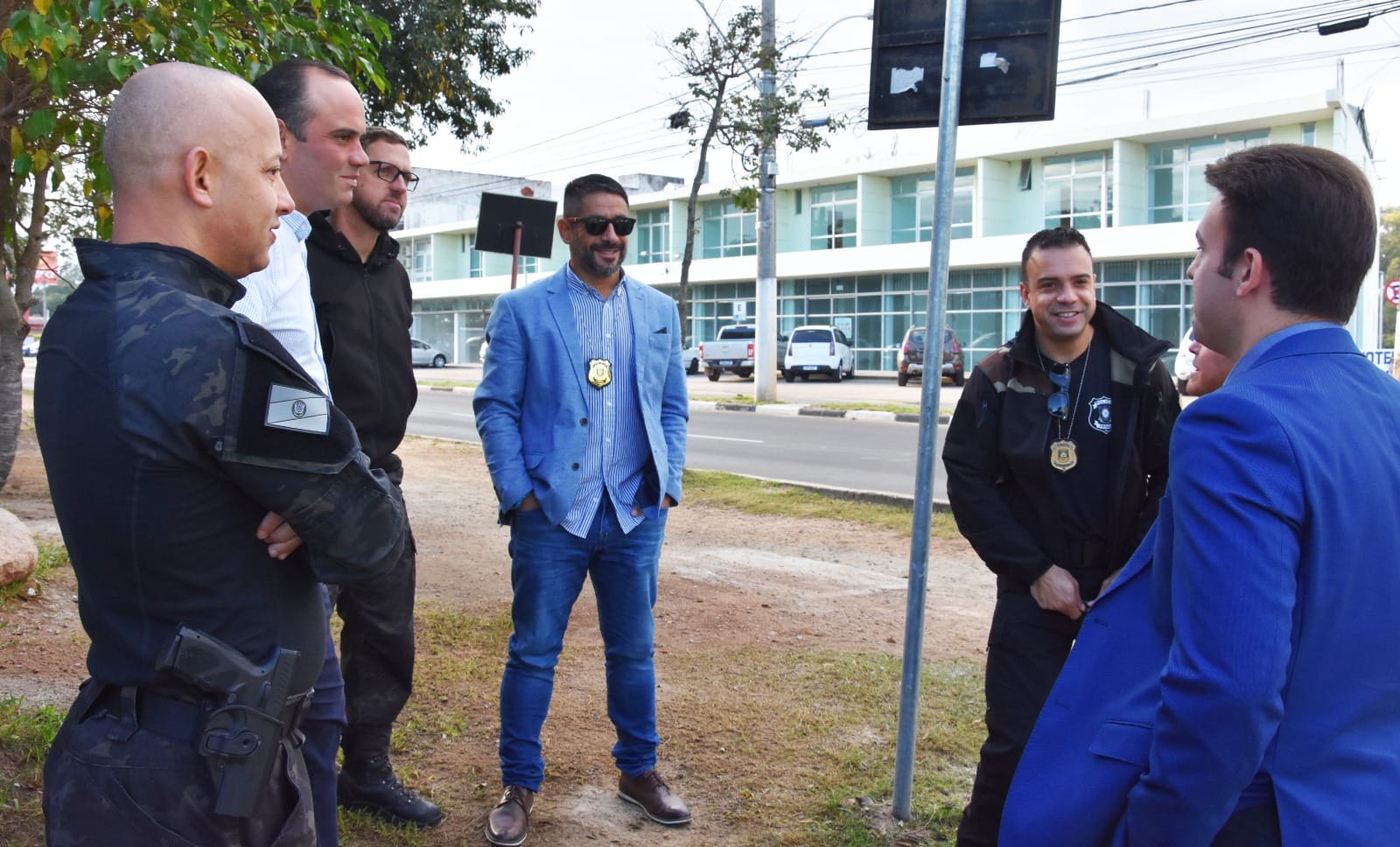 OBRAS MUNICIPAIS USAM MÃO DE PRISIONAL