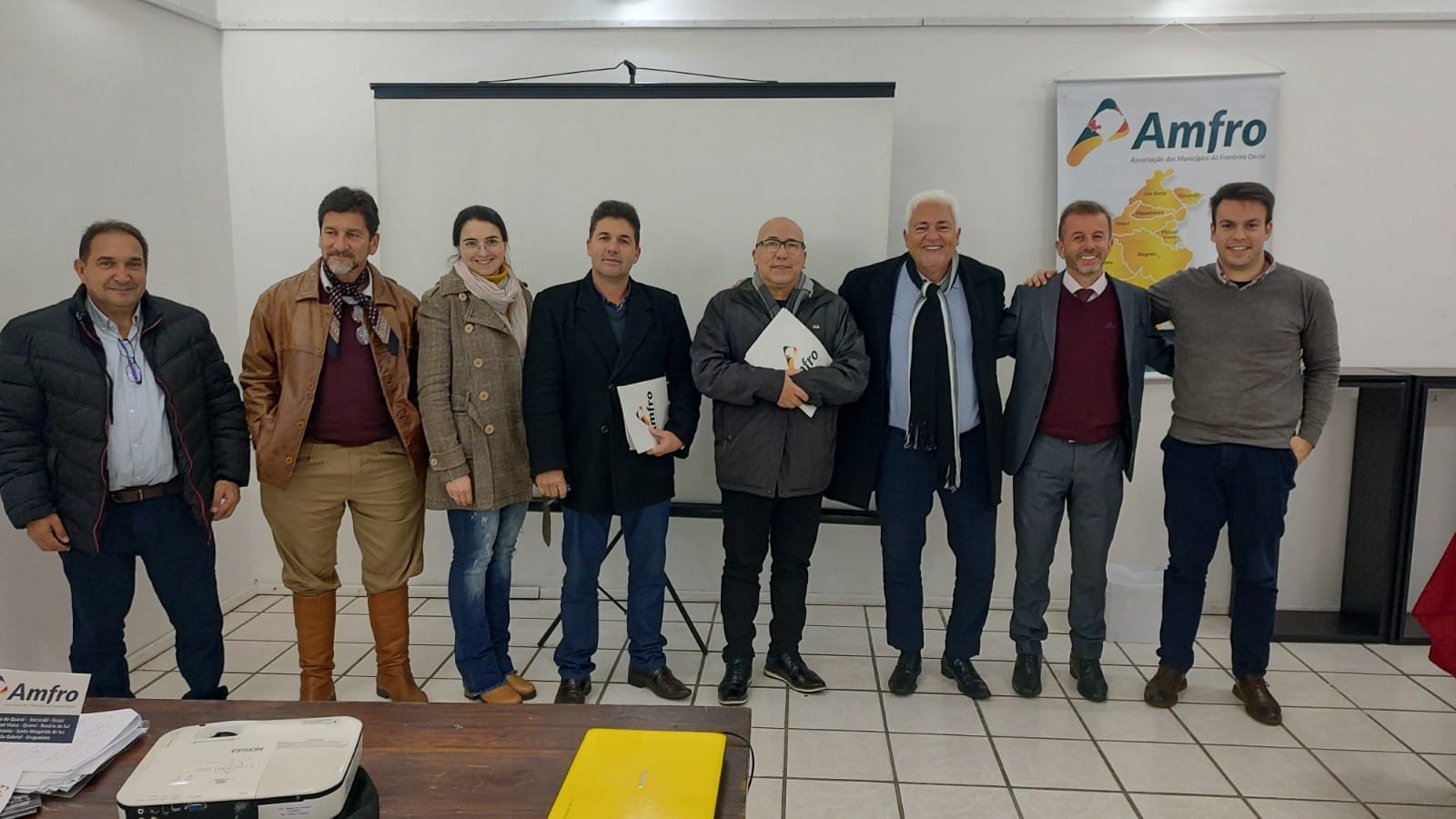 PREFEITOS DA FRONTEIRA OESTE REUNIDOS EM LIVRAMENTO