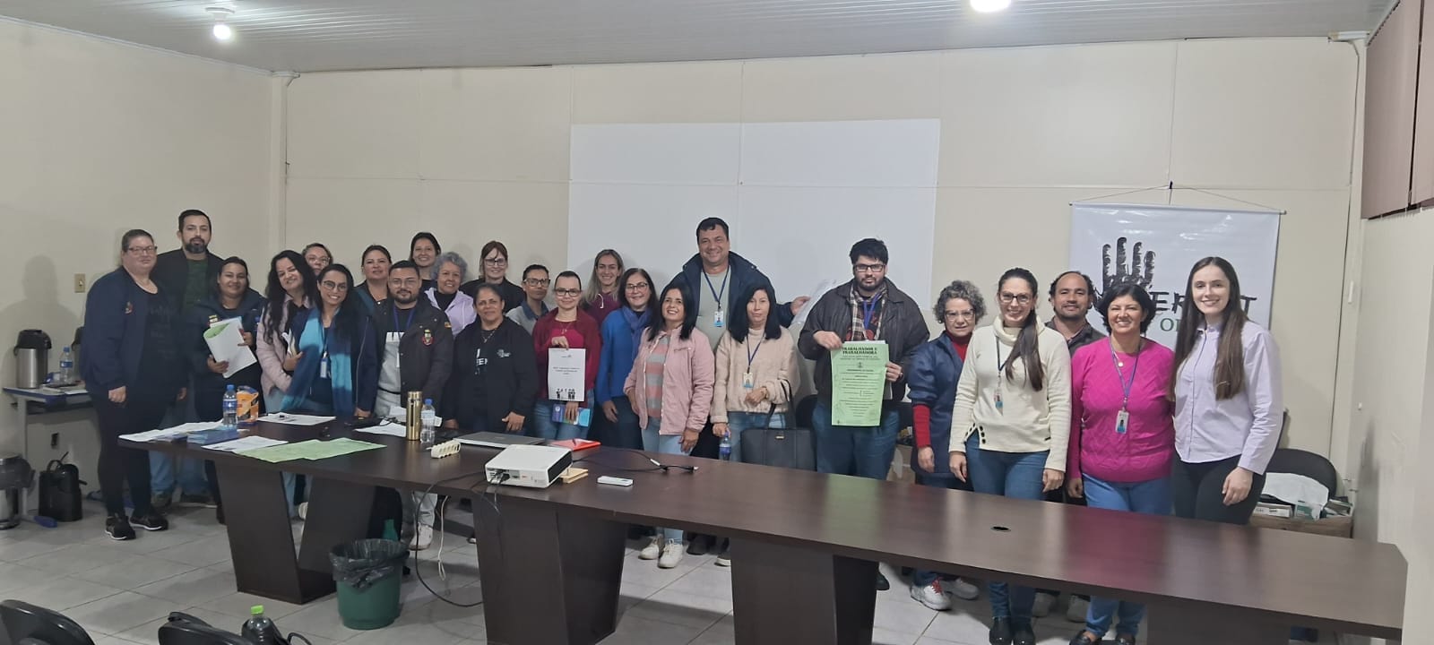 TRABALHADORES EM SAÚDE PARTICIPAM DE CURSO DA NR32.